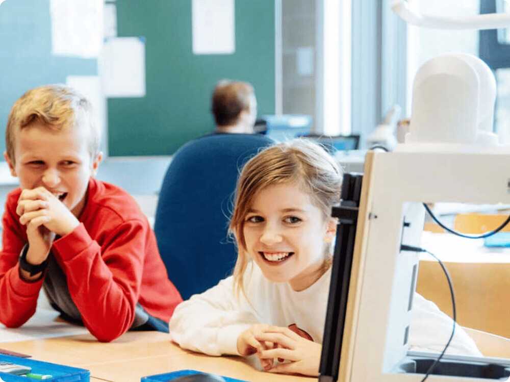 leerlingen volgen les via Bednet-set